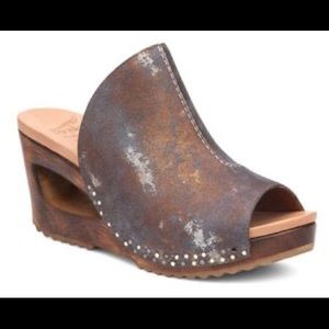 Dansko Sage Metallic Wedge Sandal [Limited Edition]